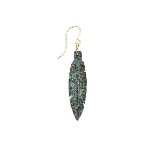 boucle d'oreille rocher roucas plume en turquoise africaine couleur  vert moucheté de noir