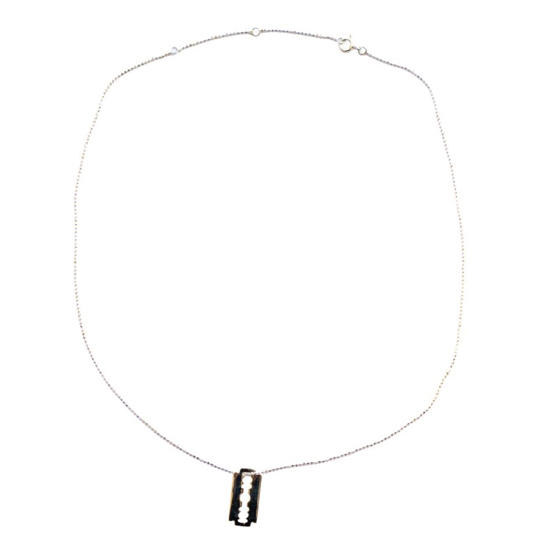 Collier en argent et pendentif lame de rasoir